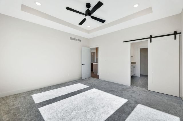 1213 W Lakeway Ct, Andover, KS 67002