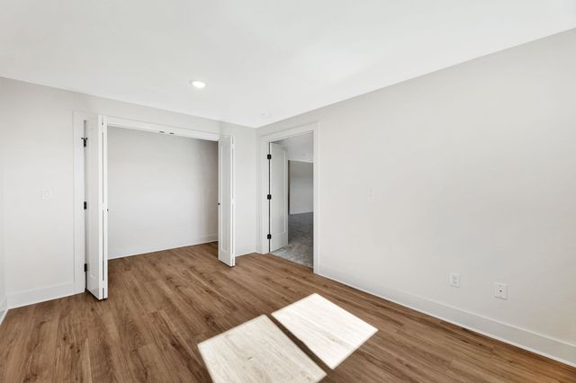 1213 W Lakeway Ct, Andover, KS 67002