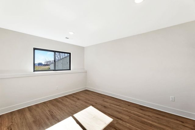 1213 W Lakeway Ct, Andover, KS 67002