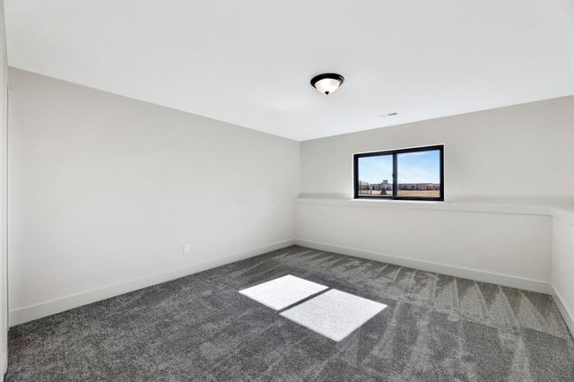 1213 W Lakeway Ct, Andover, KS 67002