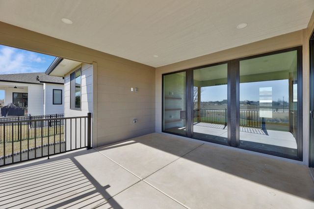 1213 W Lakeway Ct, Andover, KS 67002