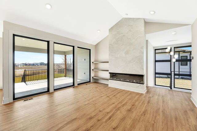 1213 W Lakeway Ct, Andover, KS 67002