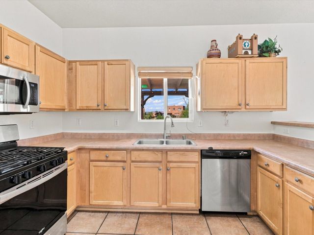 4708 Contenta Ridge, Santa Fe, NM 87507