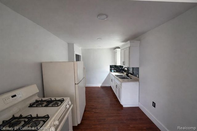 6348 Vaughan Street, Detroit, MI 48228