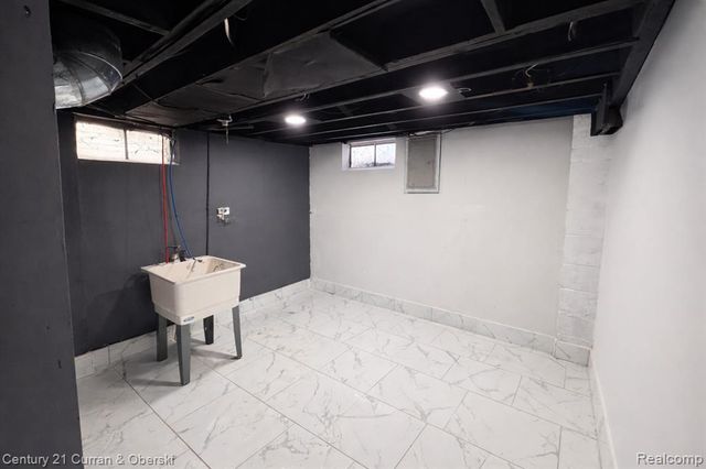 6348 Vaughan Street, Detroit, MI 48228