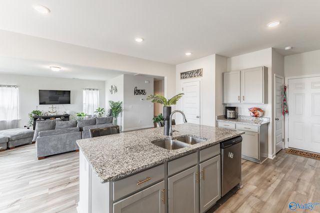 167 Story Ray Drive, New Market, AL 35761