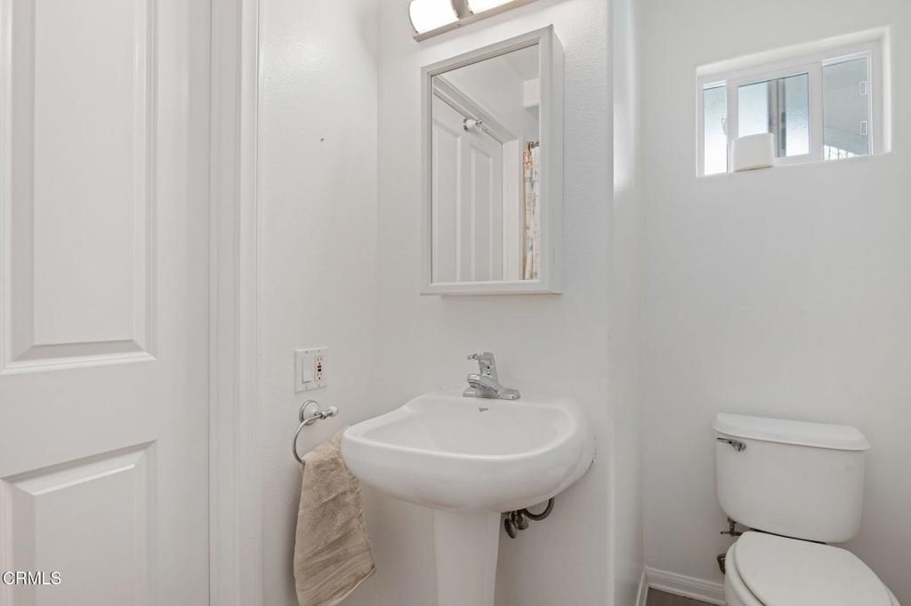 Image 19 of property listing at 436 Poli Street 301, Ventura, CA 93001