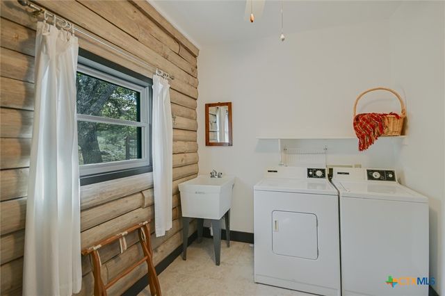 707 Deer Lake Road, Wimberley, TX 78676