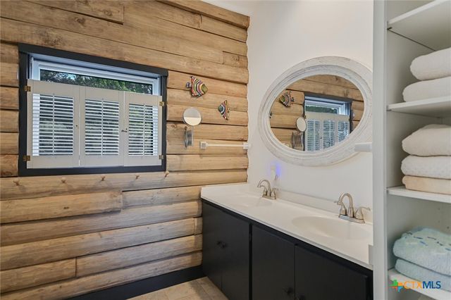 707 Deer Lake Road, Wimberley, TX 78676