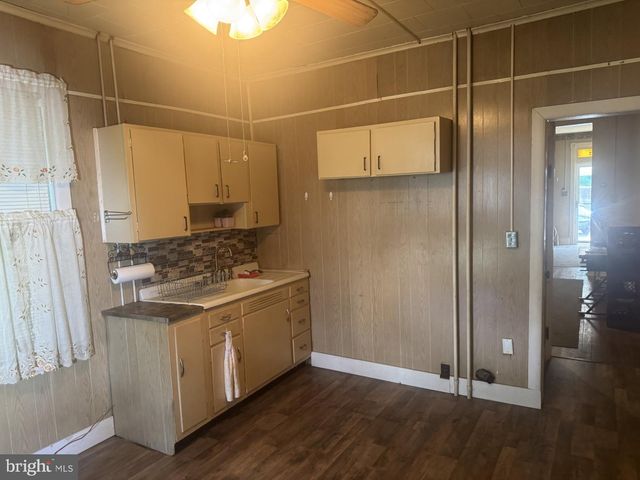 203 S DELAWARE AVE, Minersville, PA 17954