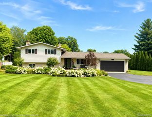 3460 Ramada Drive, Highland Charter Township, MI 48356