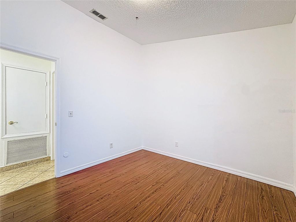 Image 21 of property listing at 9660 HOLLYHILL DRIVE, Orlando, FL 32824