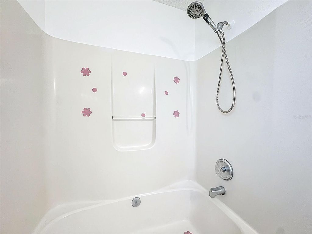 Image 25 of property listing at 9660 HOLLYHILL DRIVE, Orlando, FL 32824