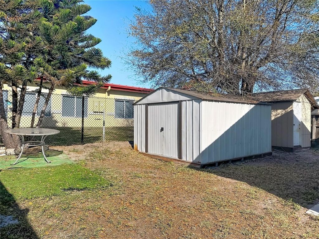 Image 35 of property listing at 9660 HOLLYHILL DRIVE, Orlando, FL 32824