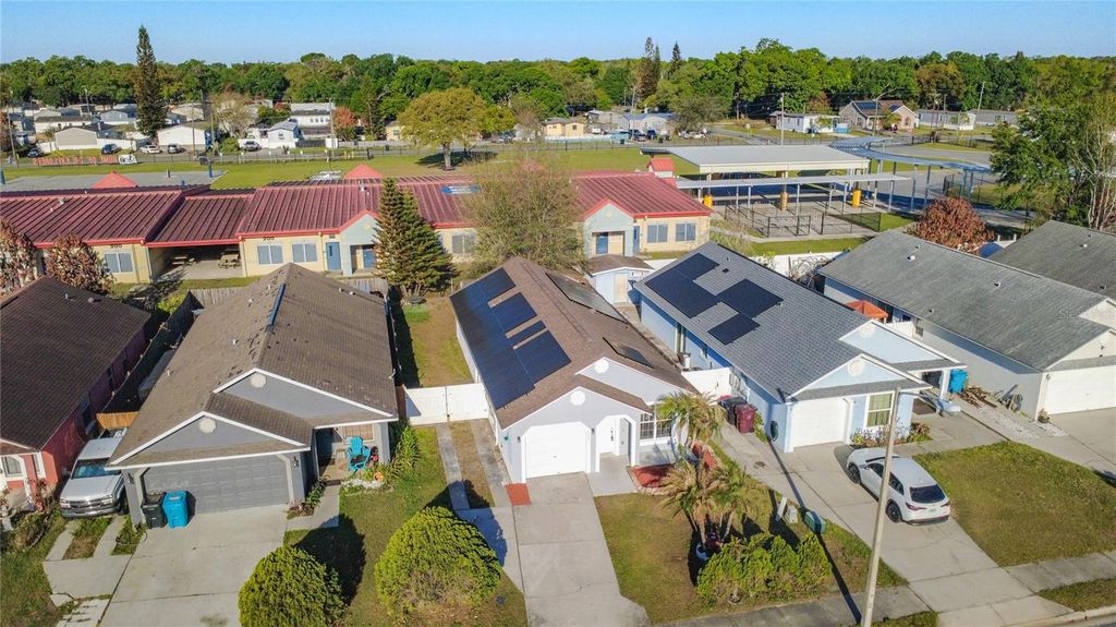 Image 39 of property listing at 9660 HOLLYHILL DRIVE, Orlando, FL 32824