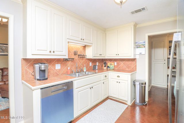 404 Briars Bend, Brandon, MS 39042