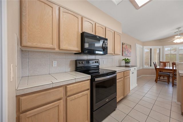 2264 Mountainside Drive, Bullhead City, AZ 86442