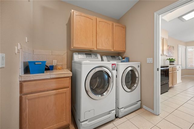 2264 Mountainside Drive, Bullhead City, AZ 86442