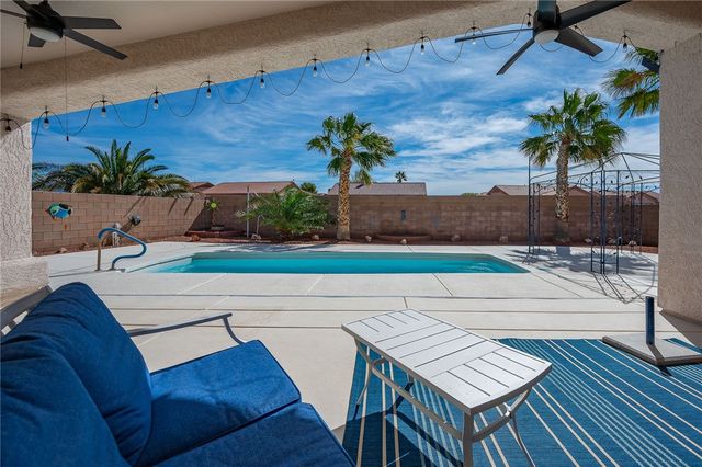 2264 Mountainside Drive, Bullhead City, AZ 86442