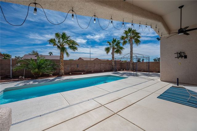 2264 Mountainside Drive, Bullhead City, AZ 86442