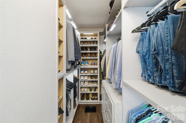 7712 Grapetree Court, Charlotte, NC 28215