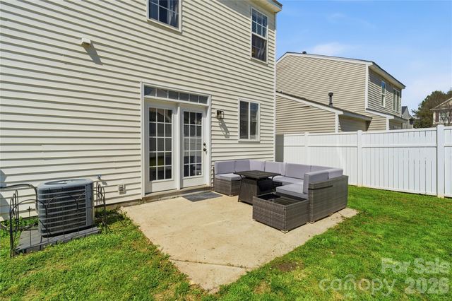 7712 Grapetree Court, Charlotte, NC 28215