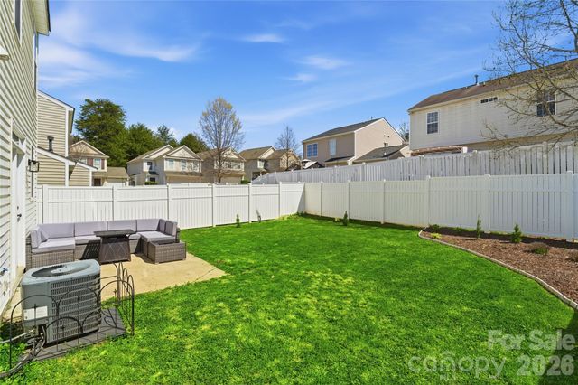 7712 Grapetree Court, Charlotte, NC 28215