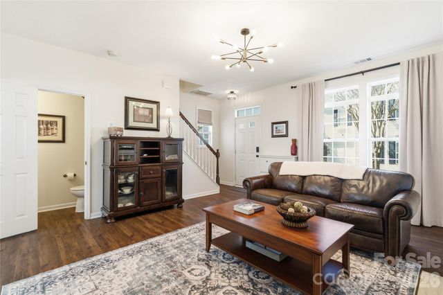 7712 Grapetree Court, Charlotte, NC 28215