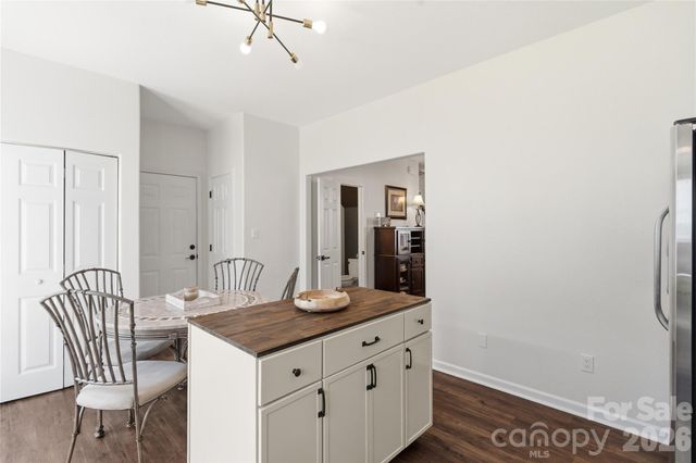 7712 Grapetree Court, Charlotte, NC 28215