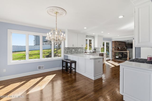 14 Koosman Drive, Leonardo, NJ 07737