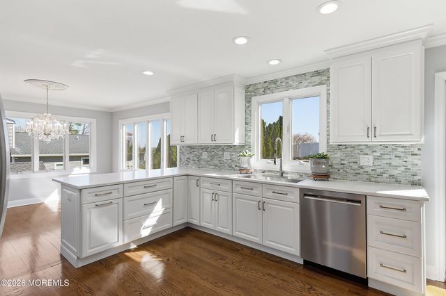 14 Koosman Drive, Leonardo, NJ 07737