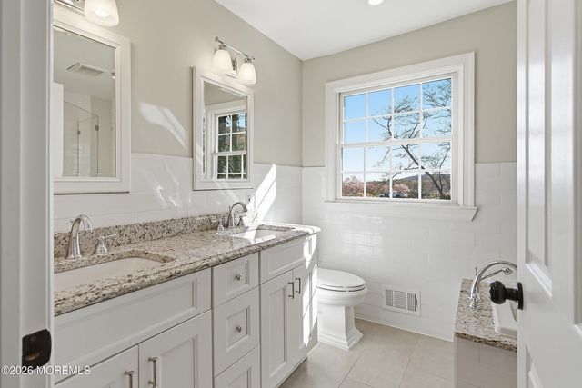 14 Koosman Drive, Leonardo, NJ 07737