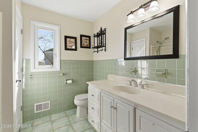 14 Koosman Drive, Leonardo, NJ 07737