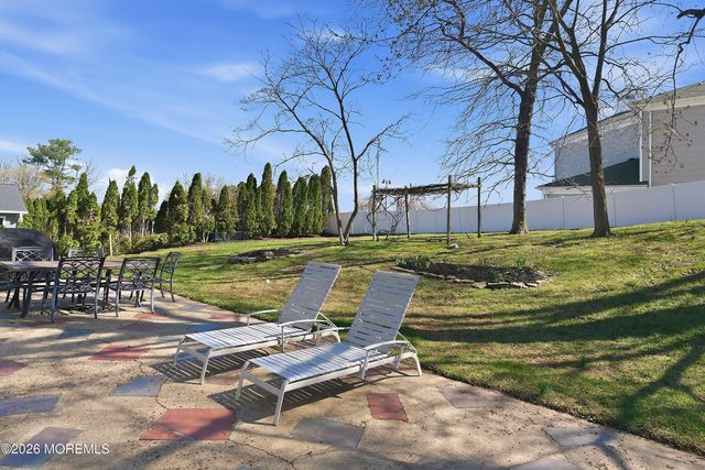 14 Koosman Drive, Leonardo, NJ 07737