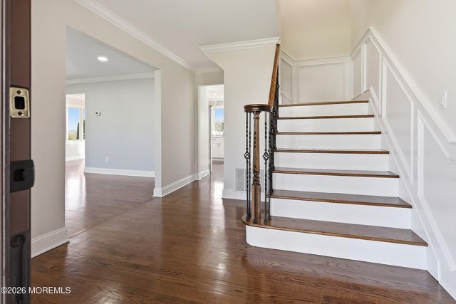 14 Koosman Drive, Leonardo, NJ 07737