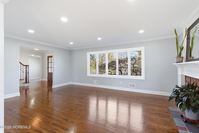 14 Koosman Drive, Leonardo, NJ 07737