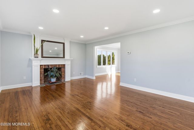 14 Koosman Drive, Leonardo, NJ 07737