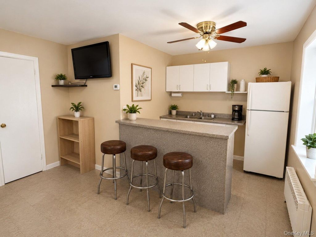 859 Midland Avenue, Yonkers, NY 10704 — photo 2