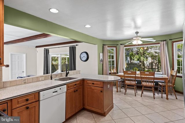 39 COCHISE CIR, Medford Lakes, NJ 08055
