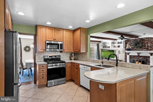 39 COCHISE CIR, Medford Lakes, NJ 08055