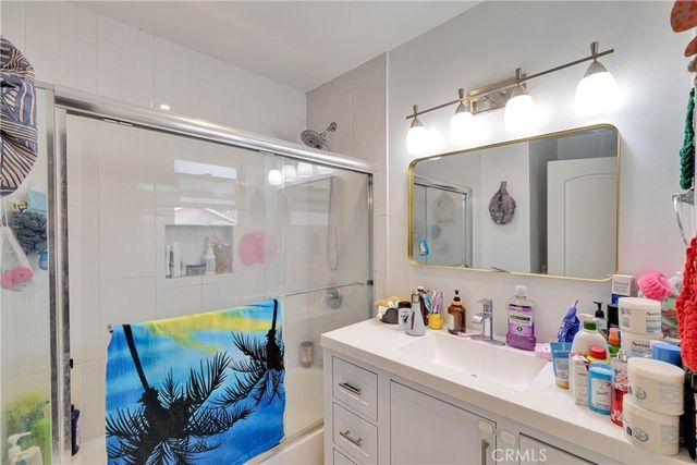 8811 Mary Avenue, Los Angeles, CA 90002