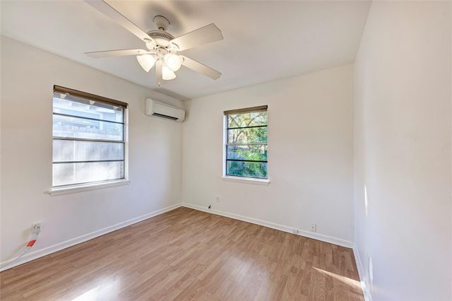1805 Mohle DR B, Austin, TX 78703