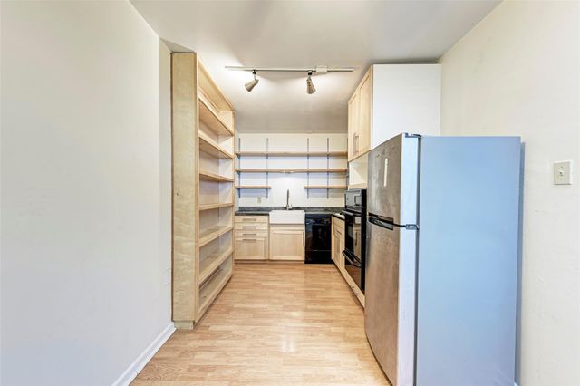 1805 Mohle DR B, Austin, TX 78703