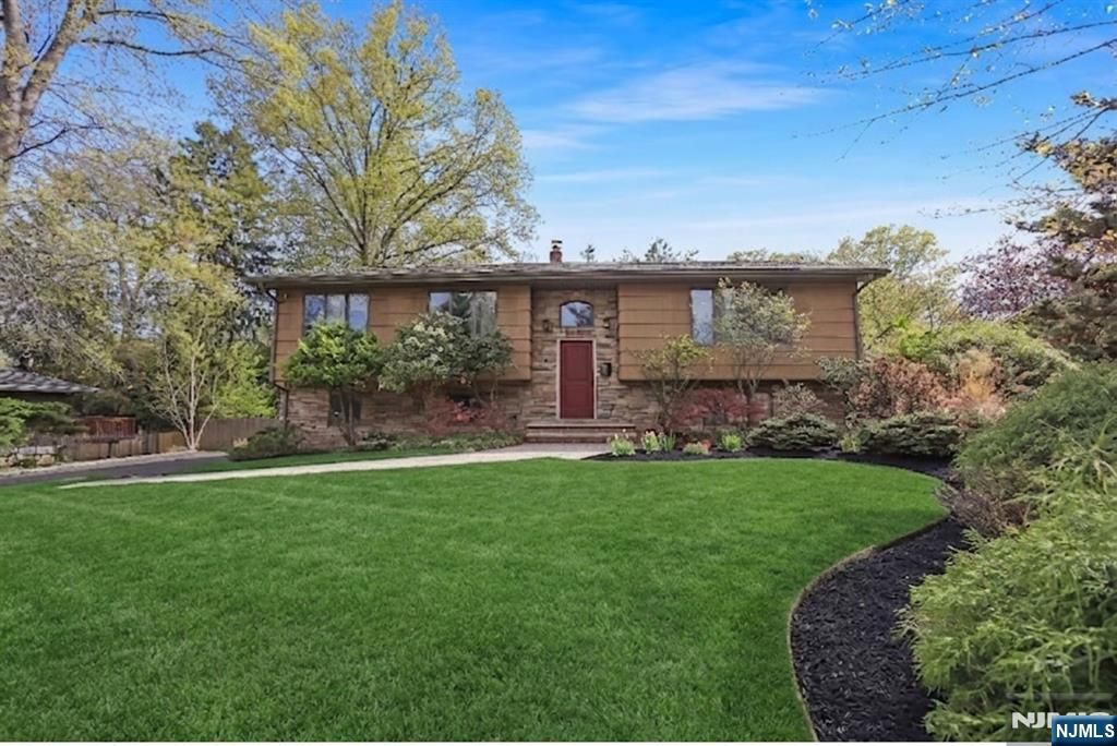 45 Lenox Avenue, Demarest, NJ 07627