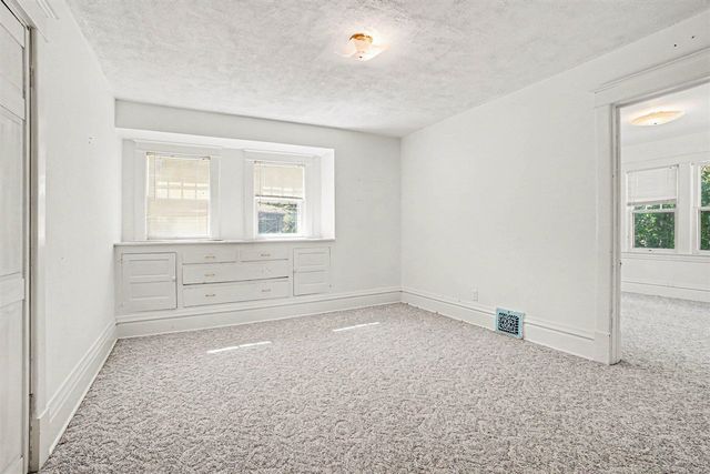 1330 W Maple Street, Kalamazoo, MI 49008