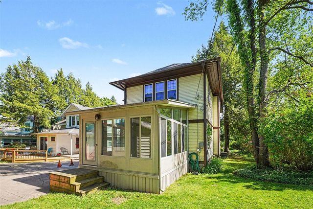 1330 W Maple Street, Kalamazoo, MI 49008