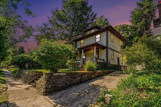 1330 W Maple Street, Kalamazoo, MI 49008