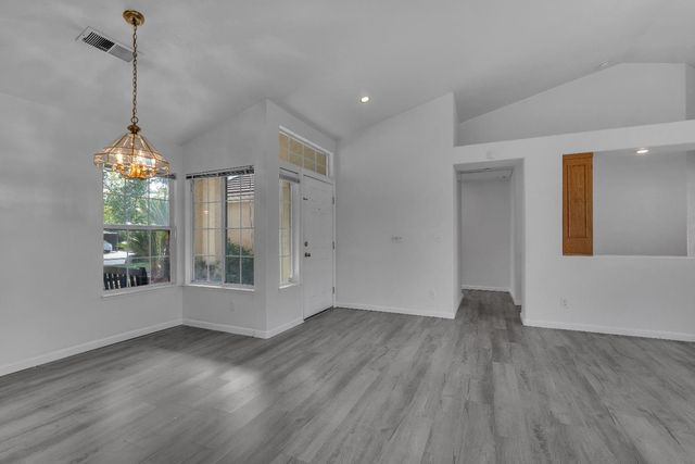 2671 Fremont Avenue, Clovis, CA 93611