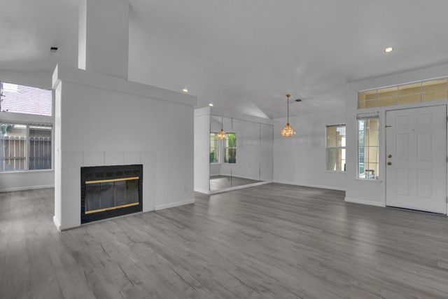 2671 Fremont Avenue, Clovis, CA 93611