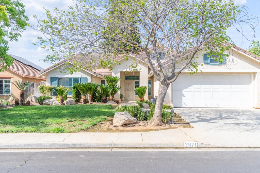 2671 Fremont Avenue, Clovis, CA 93611